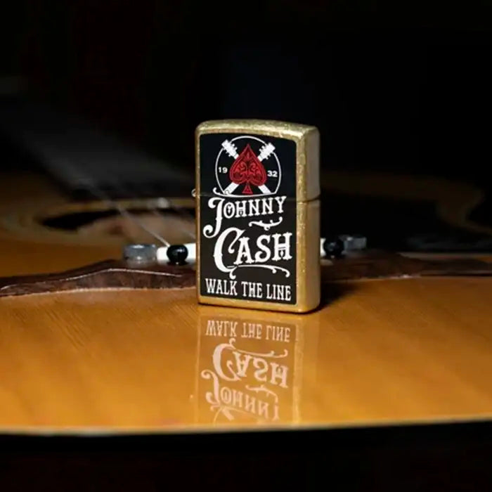 Zippo - Johnny Cash « Walk the Line » - Briquet Street Brass