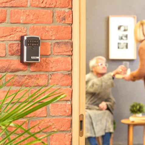 MasterLock - App-Styrt Smart Nøkkelboks med Bluetooth - Game-On.no