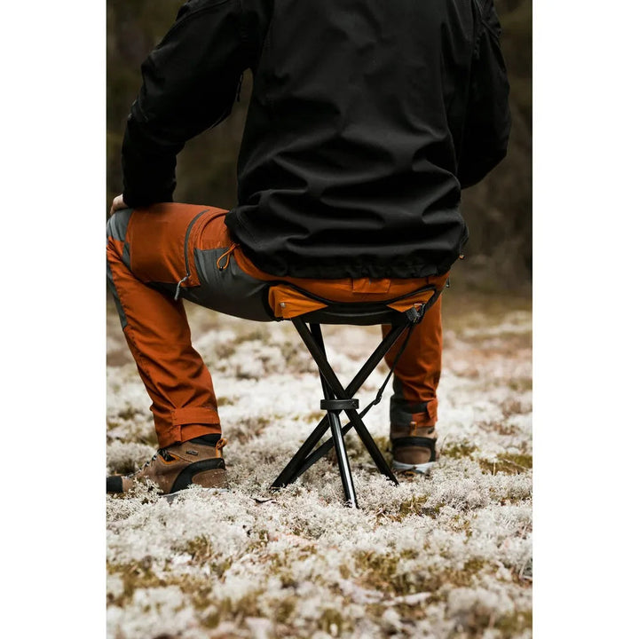 NeverLost Tripod Stol – Sammenleggbar Turstol for Jakt og Friluftsliv - Game-On.no